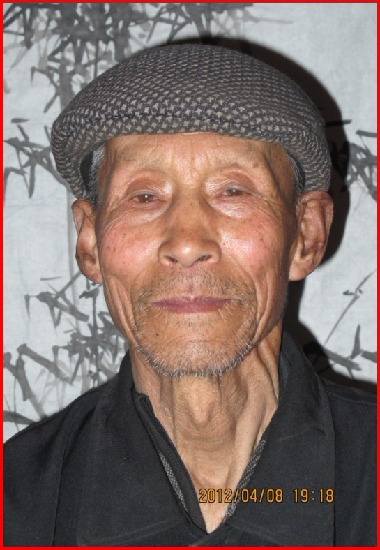 刘清钰(文化人物)刘清彧(1937年5月28日- ),字瑞徵,号闰笔,甘肃镇原人