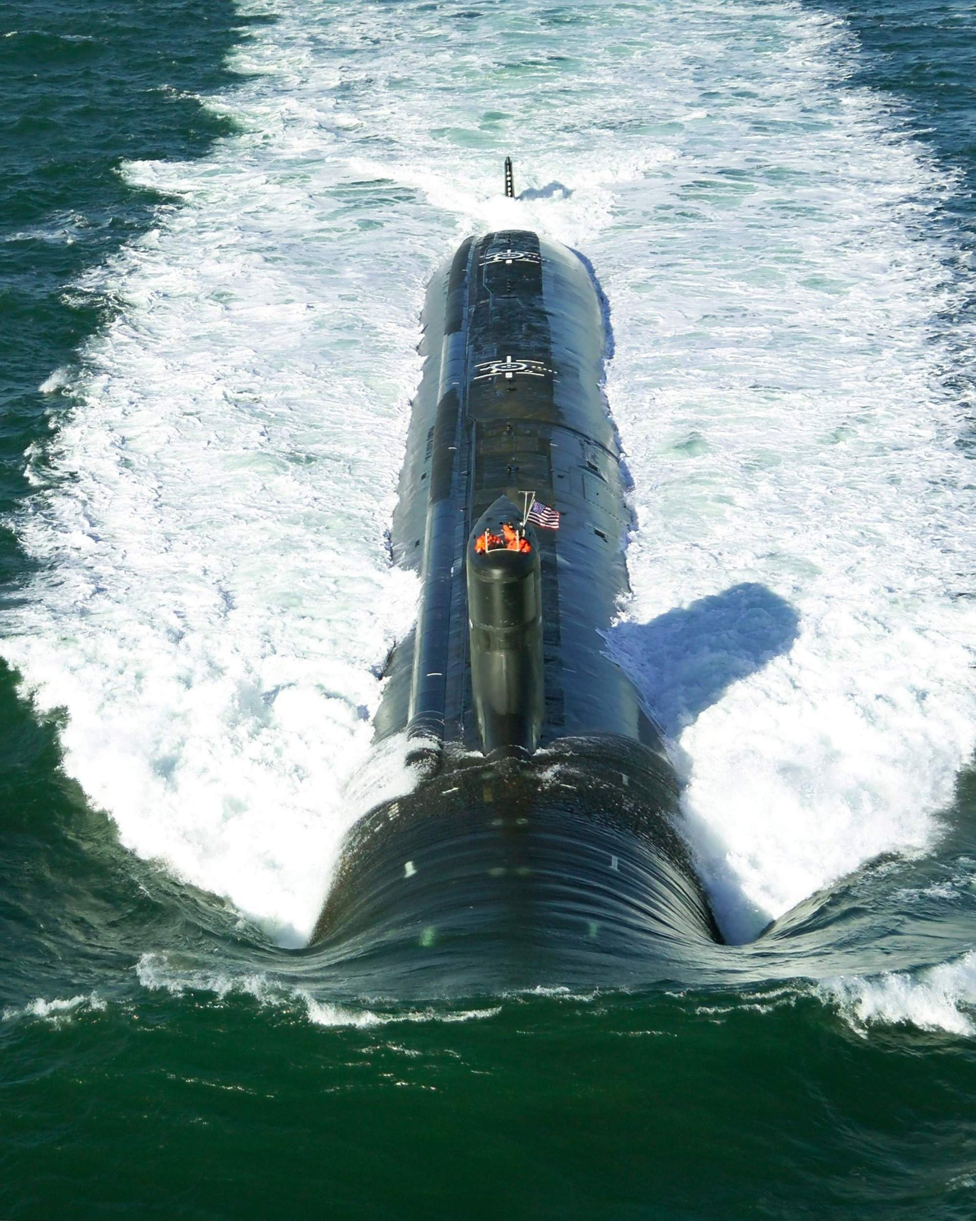中国超大型无人潜艇现身三亚！美军同类装备刚刚下水5个月_无人潜航器_我国_美国对