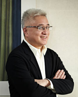 了一个完全的新境界,也实现了一种高度的中西融合,就像评论家朱其所说