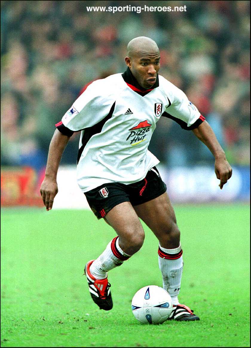 barryhayles在富勒姆期间巴里·海尔斯是一名牙买加裔足球运动员,生于