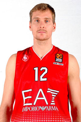 亚职业篮球运动员,司职得分后卫,效力于土耳其超级联赛anadoluefes队