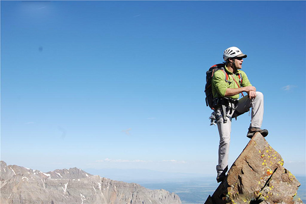 登山技术(体育人物)登山技术是登山运动中为克服地形上遇到的各种困难