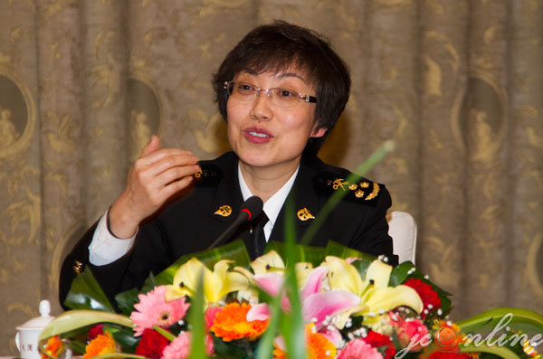 吕伟红(其他人物相关)吕伟红,女,汉族,1965年9月出生,山东栖霞人,中共