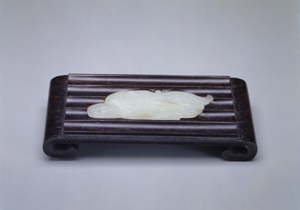 嵌玉紫檀笔床 (文化遗产)