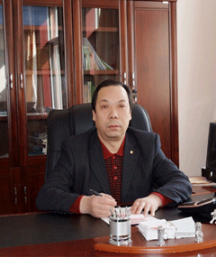 1987年4月任灵丘一中副校长;1997年以来担任灵丘一中校长,到现在已整