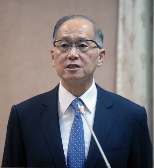 曾任外交部政务次长,驻欧盟代表,驻美代表,驻加拿大代表.