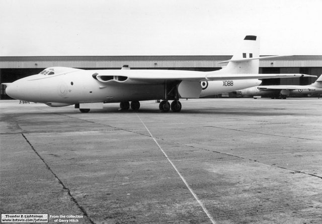 勇士轰炸机(飞机)勇士轰炸机是英国冷战时的"3v"战略轰炸机之一,另