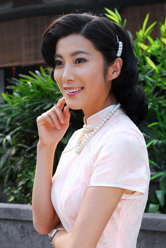 王珂饰演徐茹蔓 徐茹蔓是徐宝堂的长女,林含雪的姐姐.