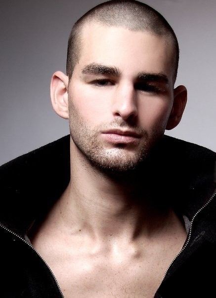 克里斯·萨尔瓦多(歌手|演员)克里斯·萨尔瓦多(chrissalvatore,全名