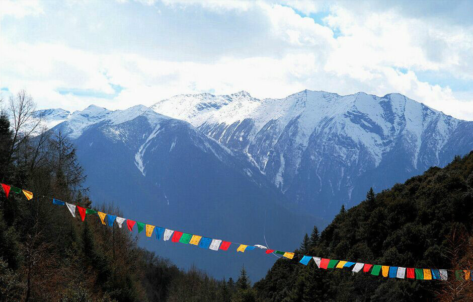 林芝比日神山图片