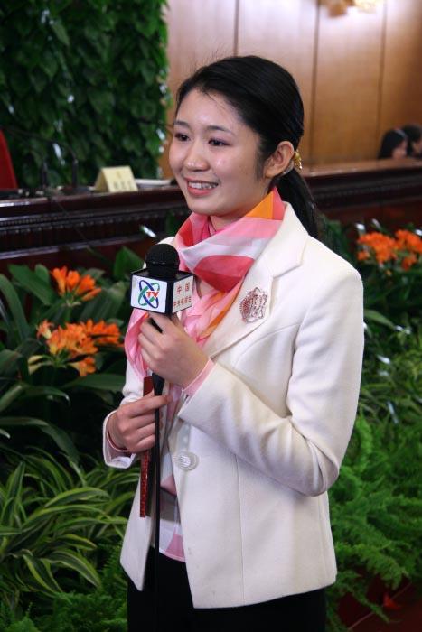 张萌(演员)张萌,女,汉族,1982年出生,四川达县人,2010年3月受央视国际