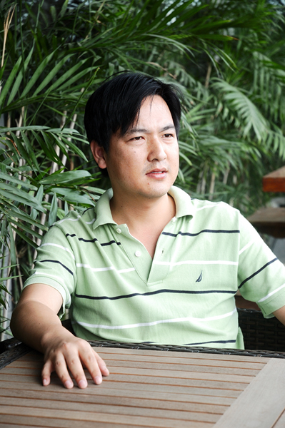 林庆华(其他实业人物相关)林庆华,男, 副研究员