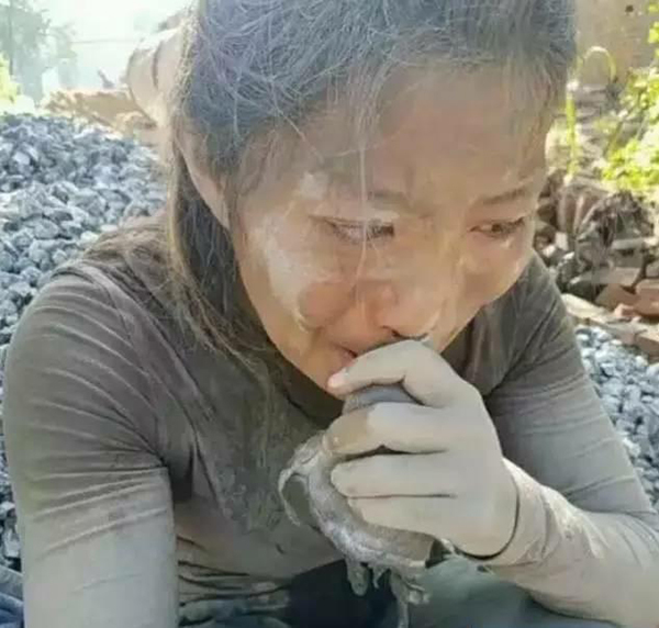 水泥妹 (社会人物)