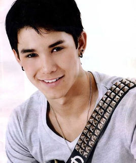 波波·斯图尔特(演员|歌手)波波·斯图尔特(booboostewart,nilsallen