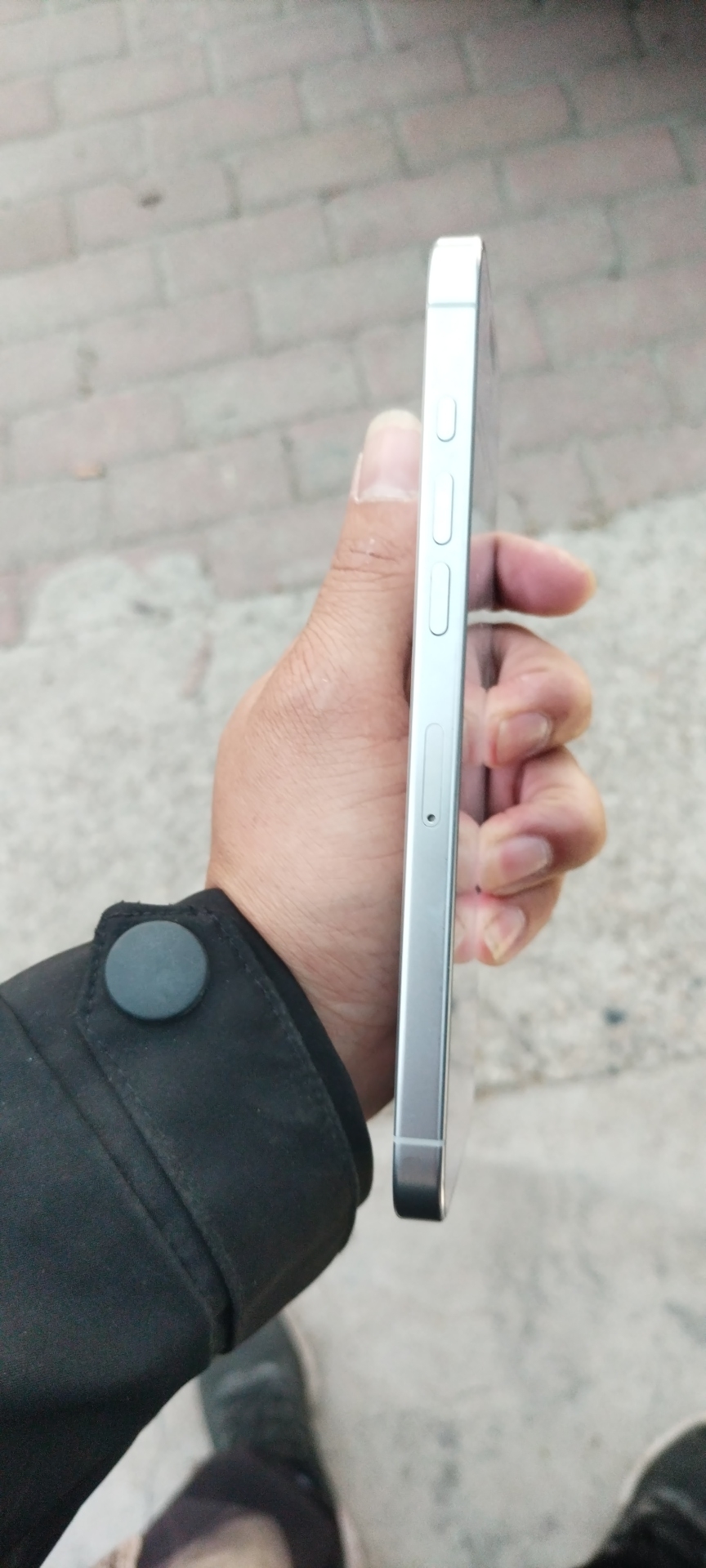 苹果【iPhone 16 pro max】5G全网通 白色钛金属 256G 国行 9成新 