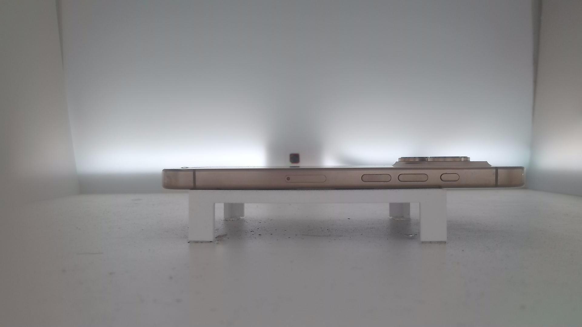 苹果【iPhone 16 pro】95新 