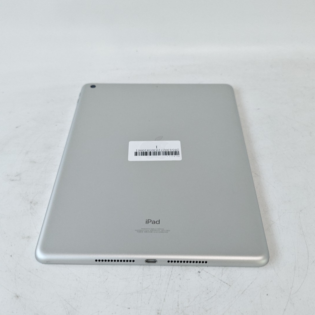 苹果【iPad9 10.2英寸 21款】WIFI版 银色 256G 国行 8成新 