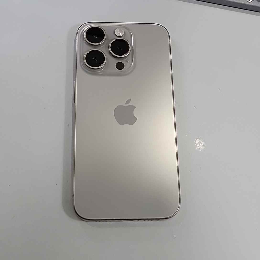 苹果【iPhone 15 Pro】99新 