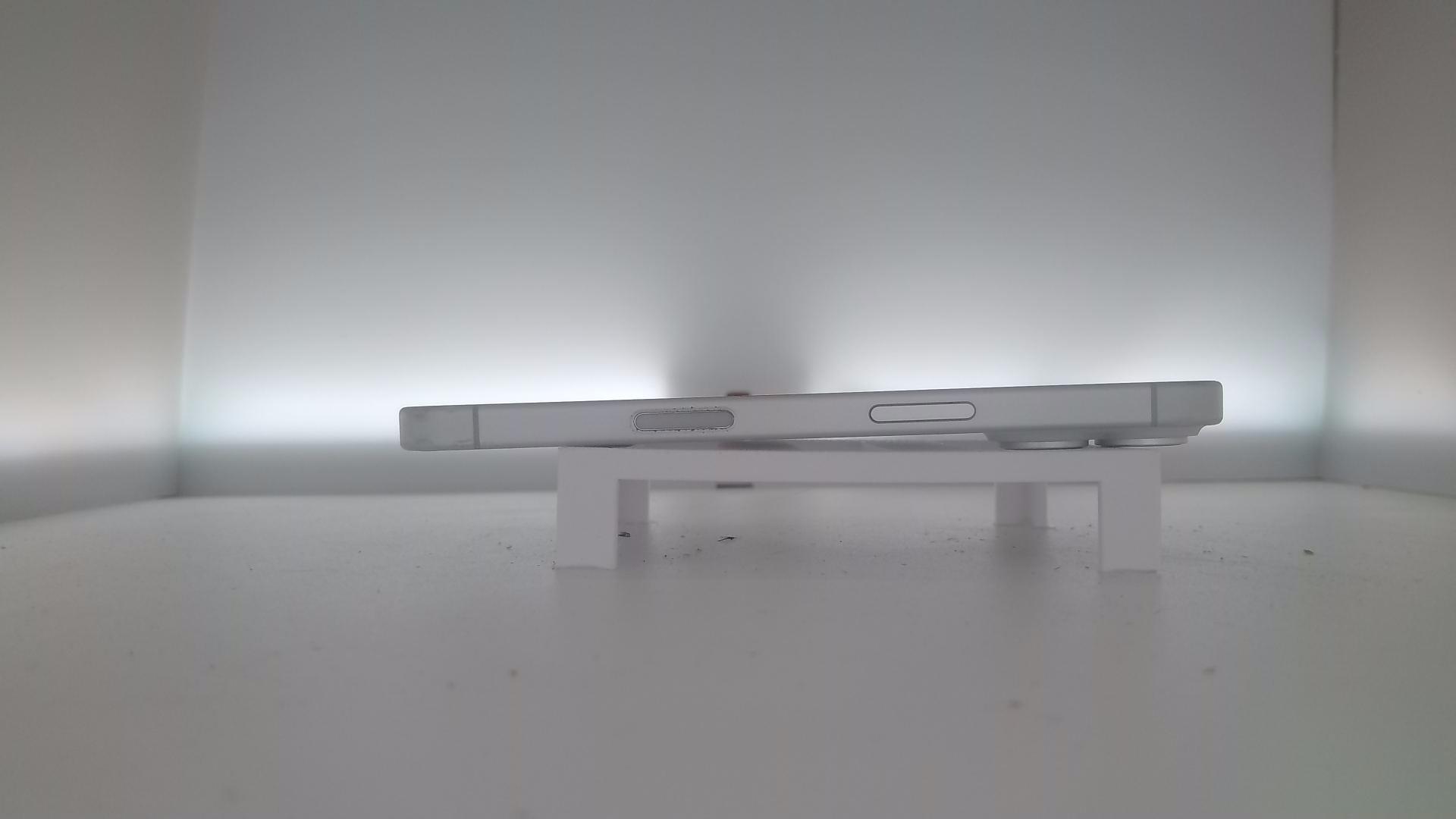 苹果【iPhone 16】5G全网通 白色 128G 国行 9成新 