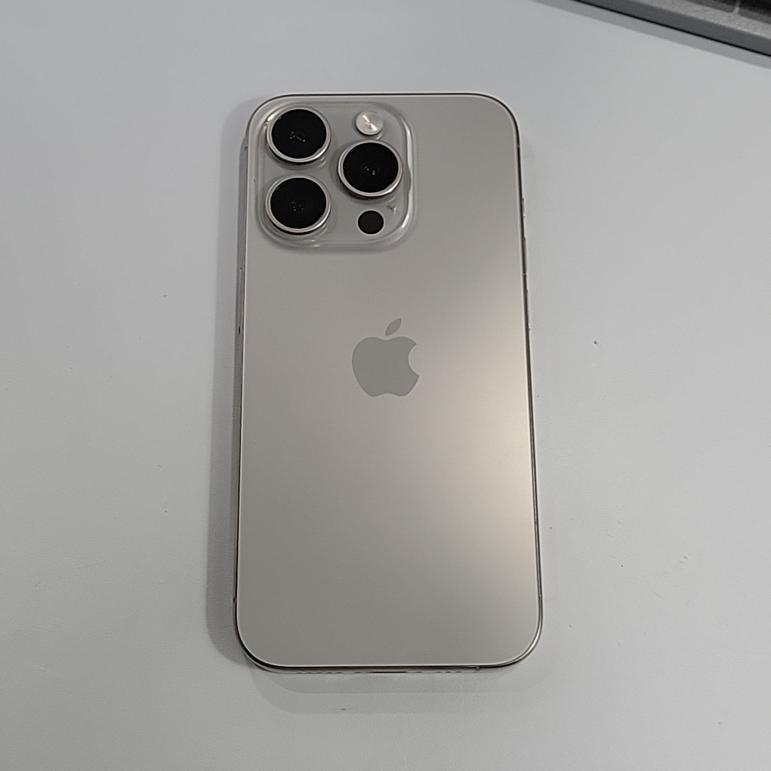 苹果【iPhone 15 Pro】95新 