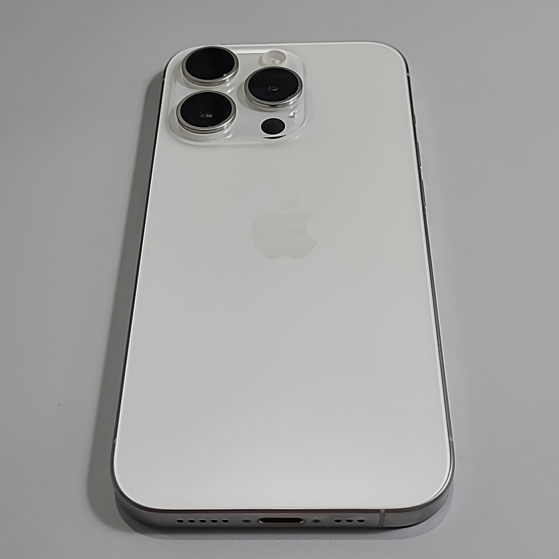苹果【iPhone 15 Pro】5G全网通 白色钛金属 256G 国行 99新 