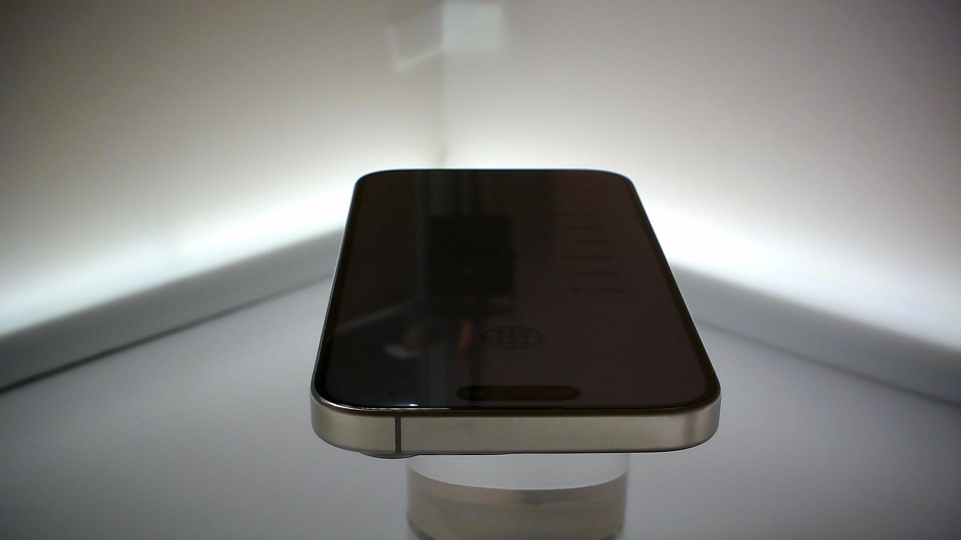 苹果【iPhone 15 Pro】95新 