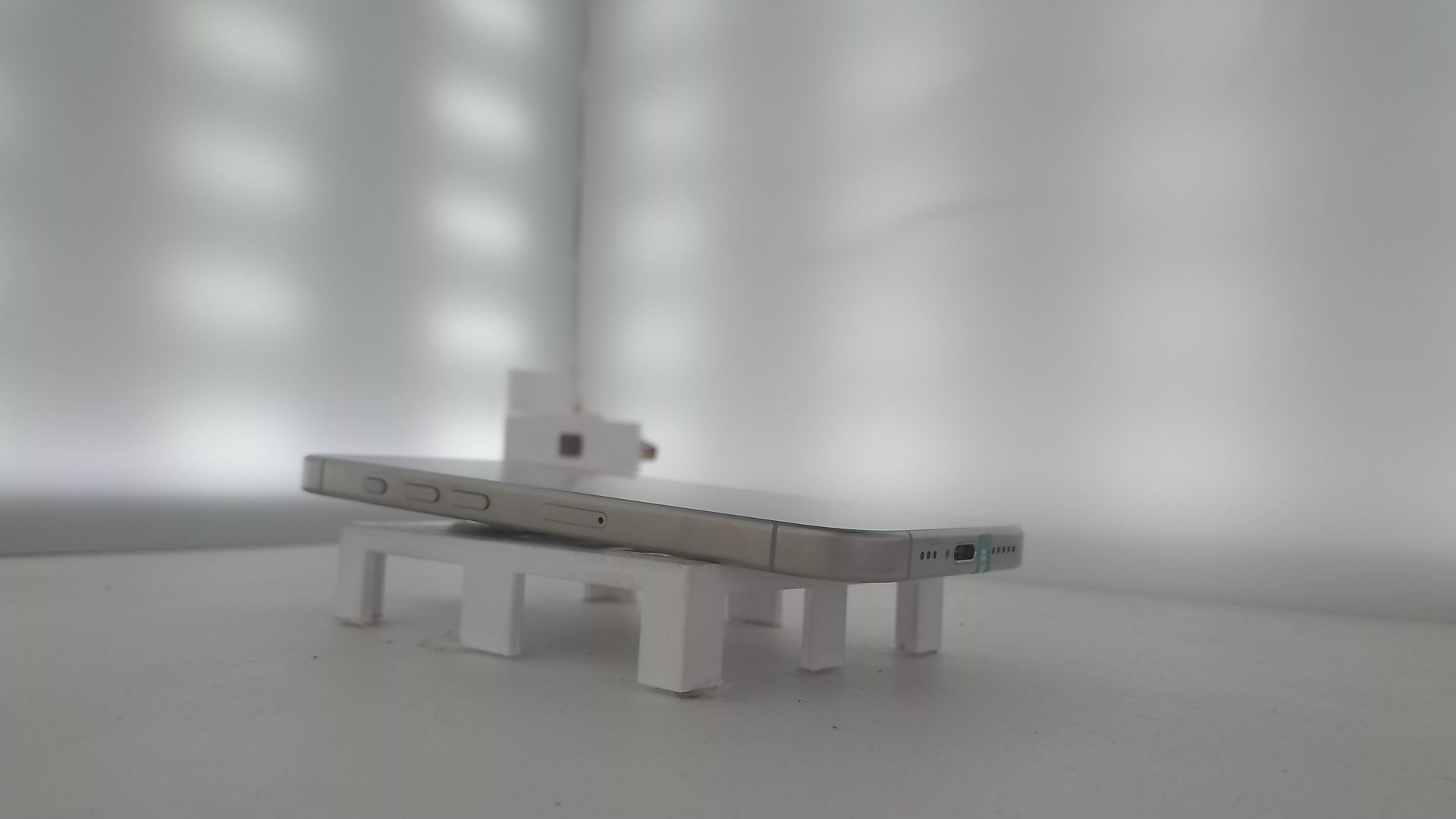 苹果【iPhone 16 pro】99新 