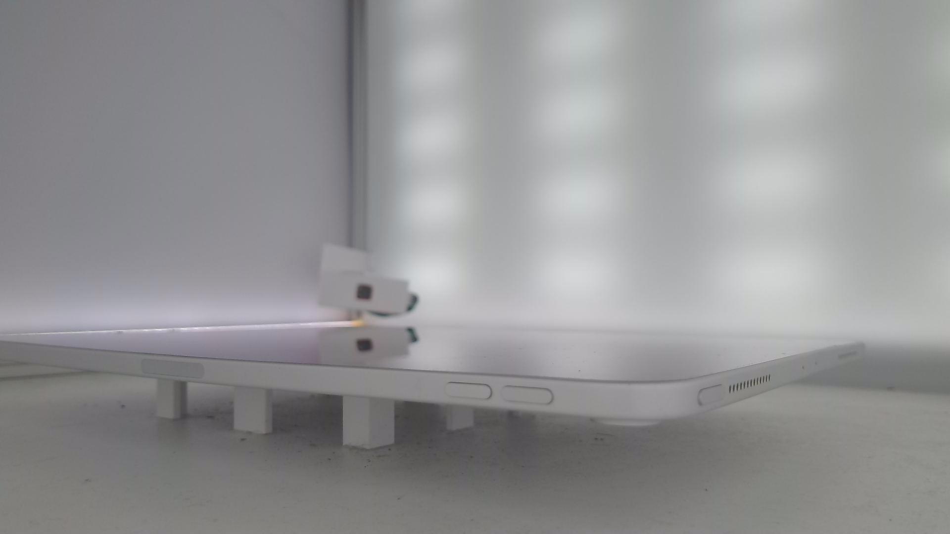 苹果【iPad Pro 11英寸 18款】WIFI版 银色 64G 水货无锁 9成新 