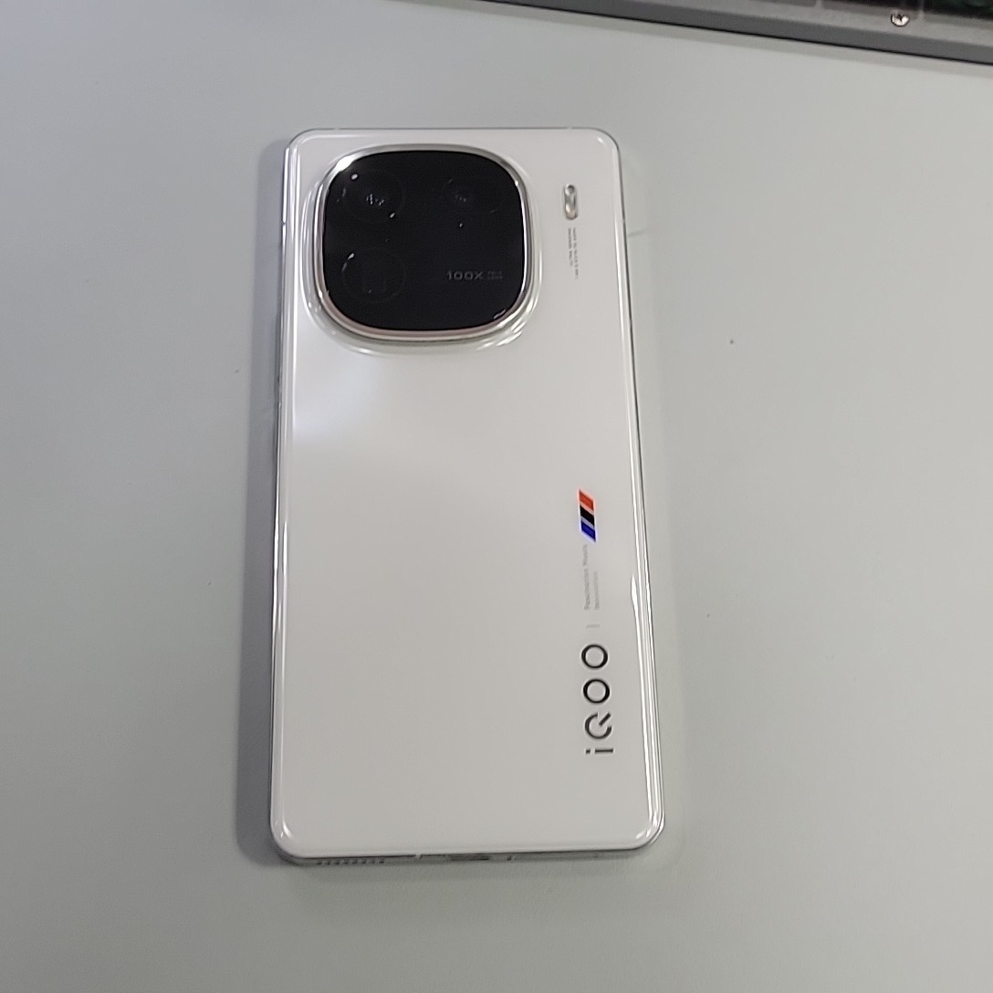 vivo【 iQOO 12】95新 